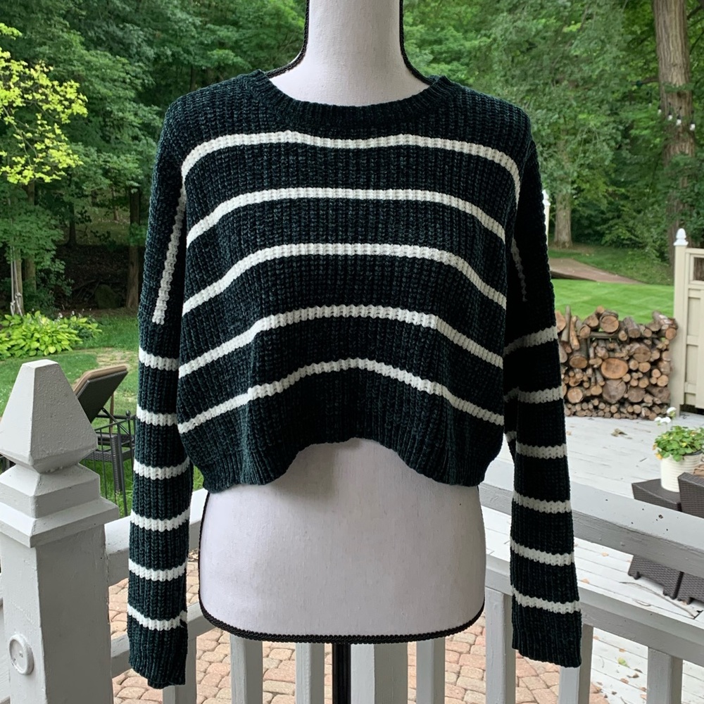Forever 21 Cropped Sweater
